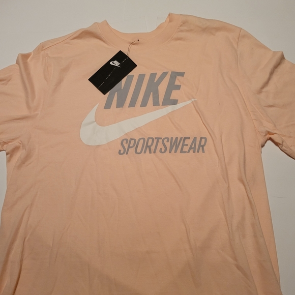 Men's T-Shirt Nike Sportswear Club - Picture 15 of 16